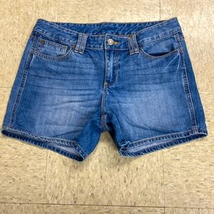 Gap jeans shorts size 10 inseam 5 inches.